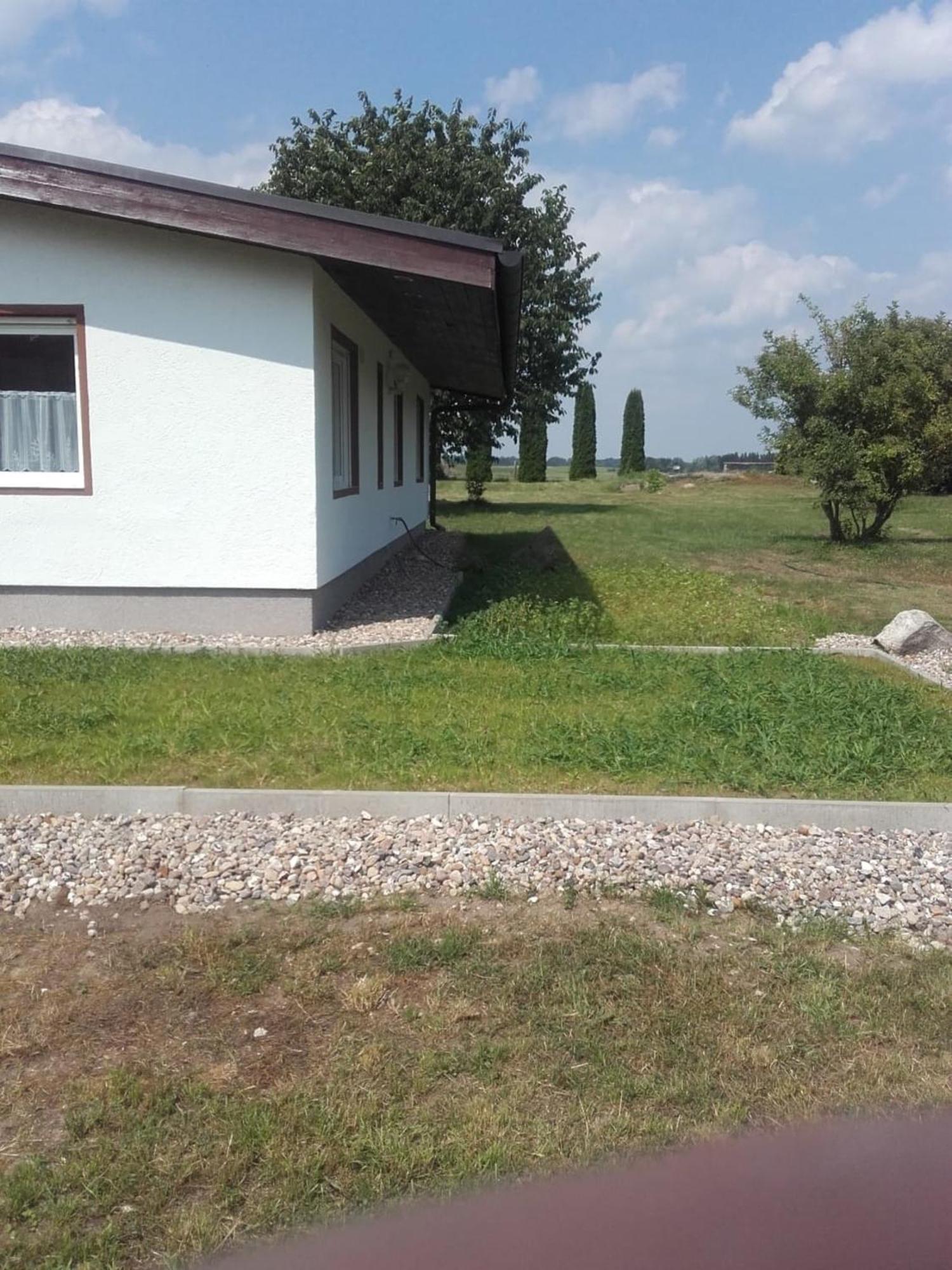Behaglicher Bungalow Fuer Mensch Und Hund Barkhagen Exterior photo